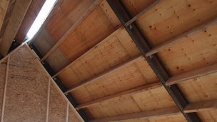 Indendørs og udendørs brug af træ