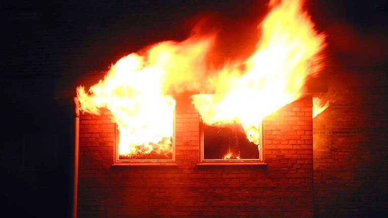 Brandbeskyttende glas: Hvad er det, og hvor skal du bruge det?