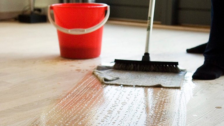 gulvspand og gulvrengøring