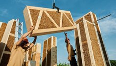 Hus bygges med halmelementer fra Ecococon