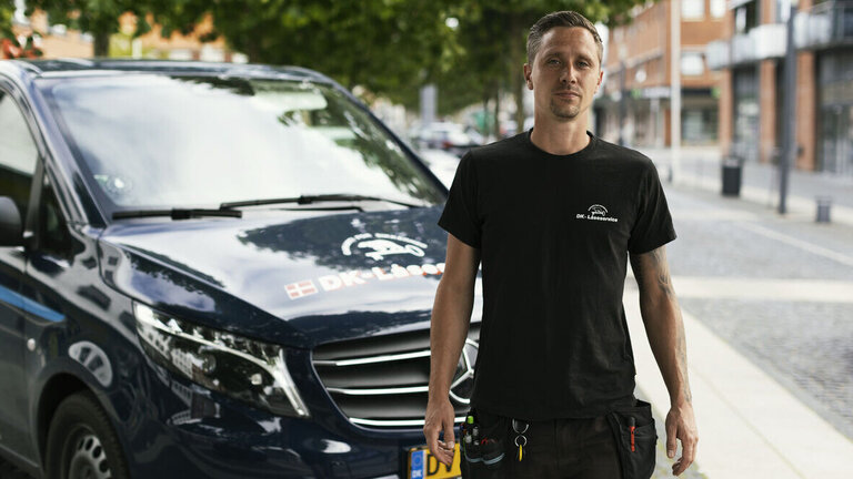 Låsesmeden bruger selv digital lås: – Den nemmeste lås er ikke altid den sikreste