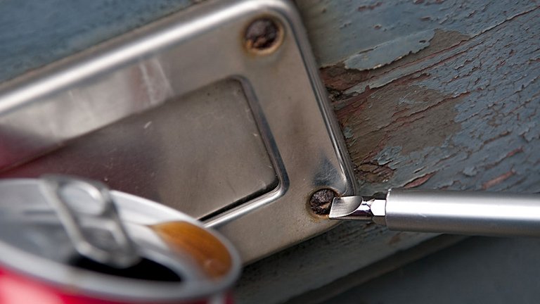 Kan cola løsne rustne skruer?