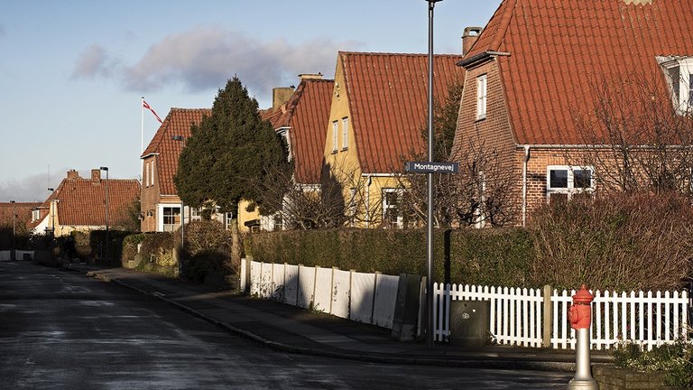 Villavej med murermestervillaer i røde mursten