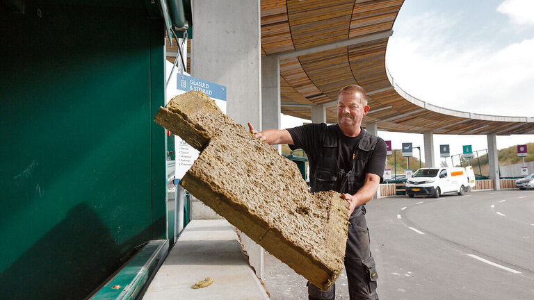 Her kan du både aflevere affald og finde materialer til dit byggeprojekt