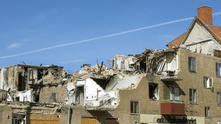 Etageejendom ved Grøndals Parkvej i Vanløse totalskadet efter brand