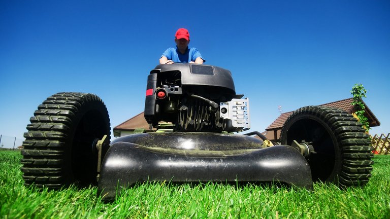 sådan reparerer du din plæneklipper
