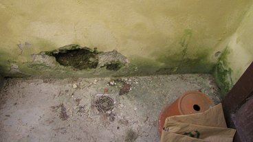 Sådan tjekker du for fugt i kælderen - og slipper af med det