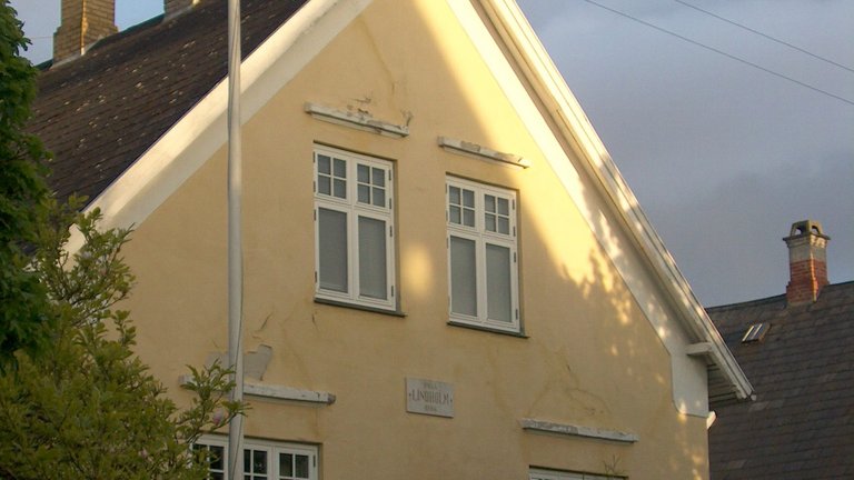 Løs og hultlydende facadepuds