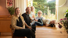 Bo småt: Familie på 5 bor i hus på 99 kvadratmeter