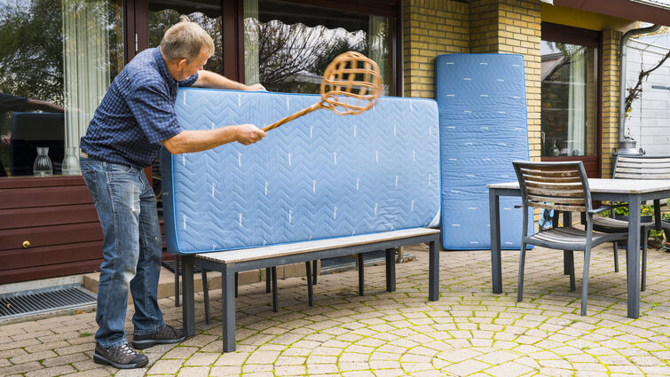 mand banker madras med tæppebanker