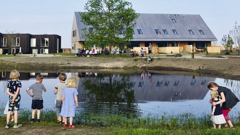 Bæredygtig bydel: I Nye vasker de tøj og skyller ud i regnvand