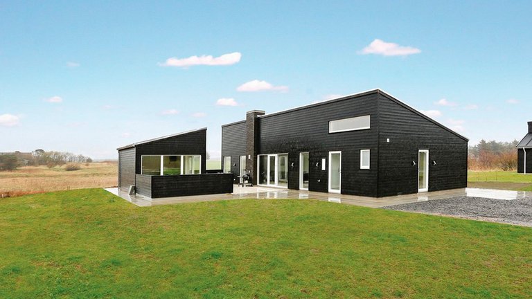 Danskerne vil have store og dyre sommerhuse