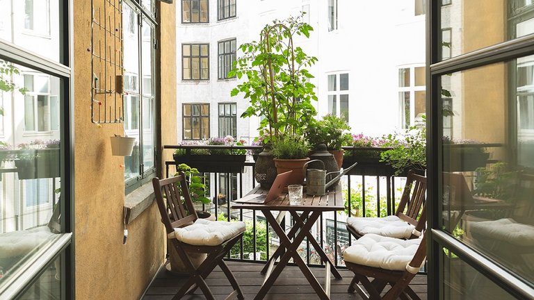 Sådan indretter du din altan