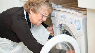Vaskemaskine repareres