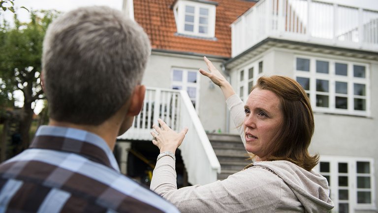 Så meget koster det at sælge sit hus