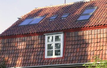 Mansardtag med kvistvindue