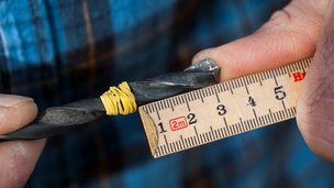 Bor korrekt dybde med boremaskinen