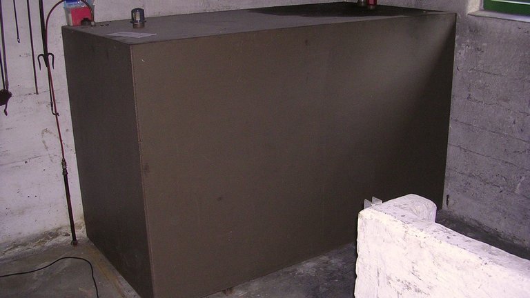 Skrotning af gamle olietanke