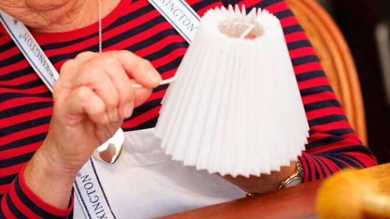 Ekspertens råd: Gør lamper, skærme og nips helt rene