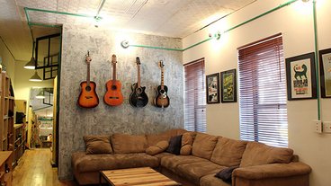 Fra kedelig etværelses til kreativ delelejlighed med plads til gæster