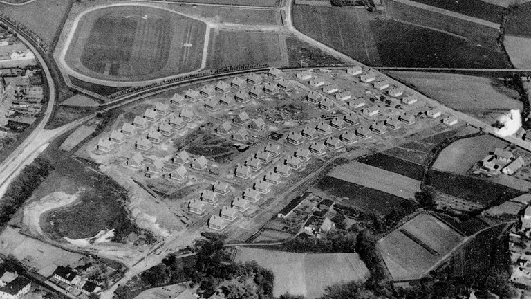 300 huse var Sveriges gave til et bombet Bornholm