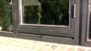 Sådan reparerer du topforseglingen på vinduet