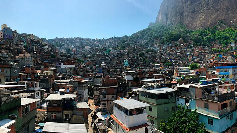Rundt om boligerne i Brasilien
