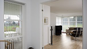 Beton og glas giver støj i moderne boliger