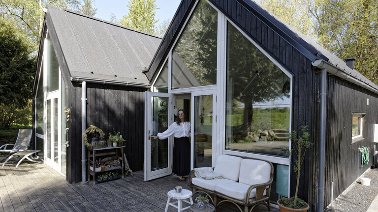 Arkitekttegnet sommerhus i Sengeløse: Trine har fundet sin lise