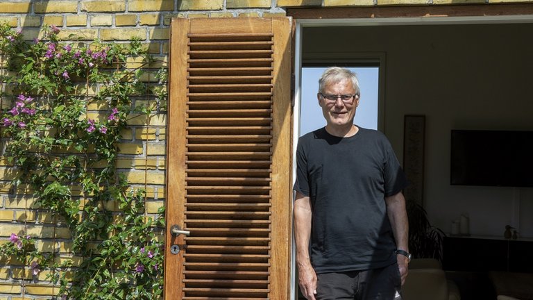 Familien Sivertsens kælder oversvømmet: Skovlede 24.000 liter vand i kloakken