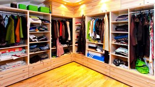 Sådan indretter du dit walk-in closet