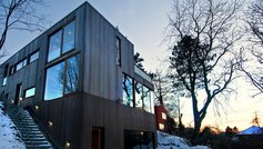 Køkkenalrum midt i trækronerne