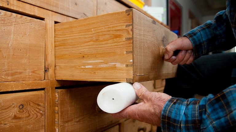 Slut med skuffer, der binder