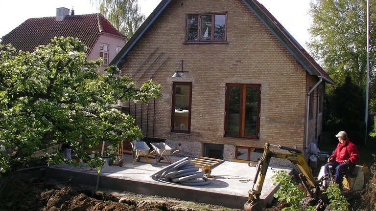 Hvad gør jeg, hvis naboen bygger ulovligt?