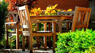 Havemøbler på terrasse