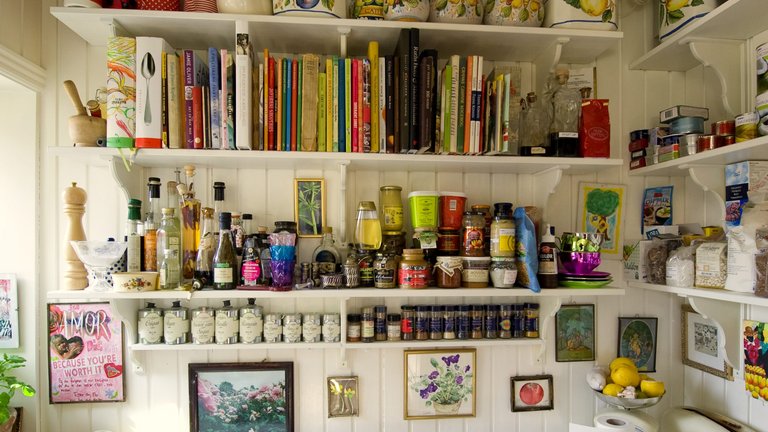 Sådan bruger og indretter du viktualierummet