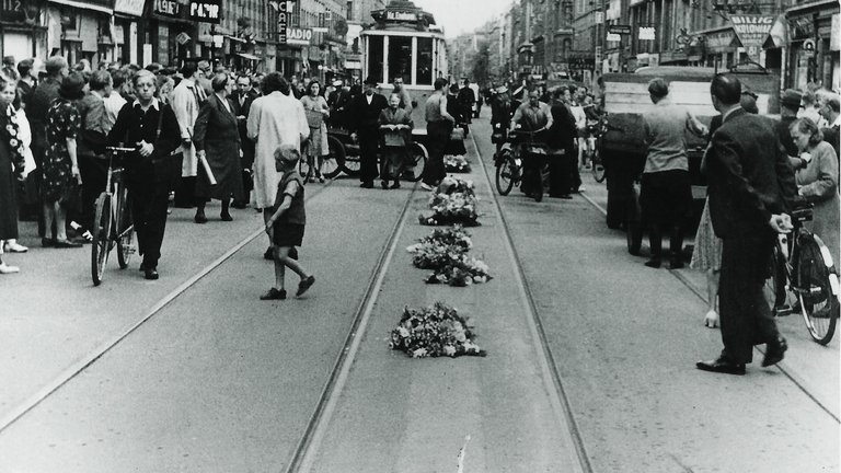 ”Tyskerne begravede lig uden for stuevinduet”