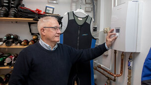 Jacob har næsten halveret sit elforbrug: Vil ikke sætte komforten over styr