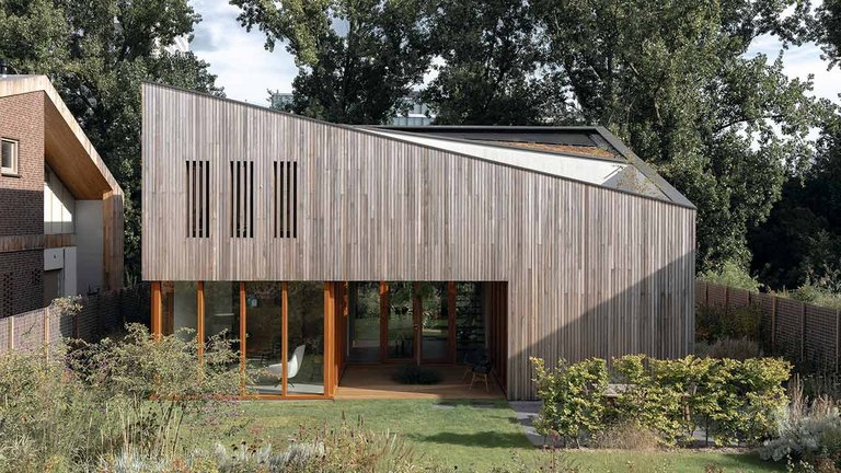 Gårdhaven er hjertet i Patiovilla Leonidas