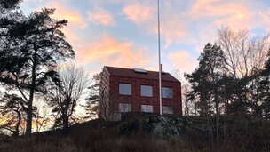 Red House: Nyfortolkning af svensk træhus