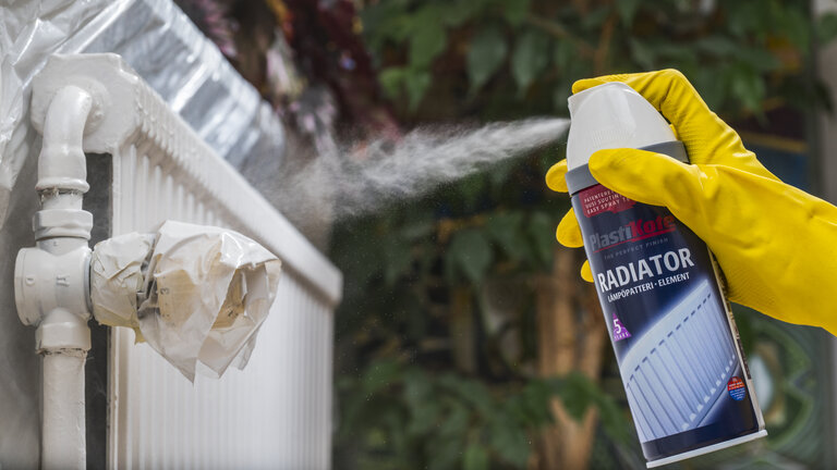 radiator males med spraymaling
