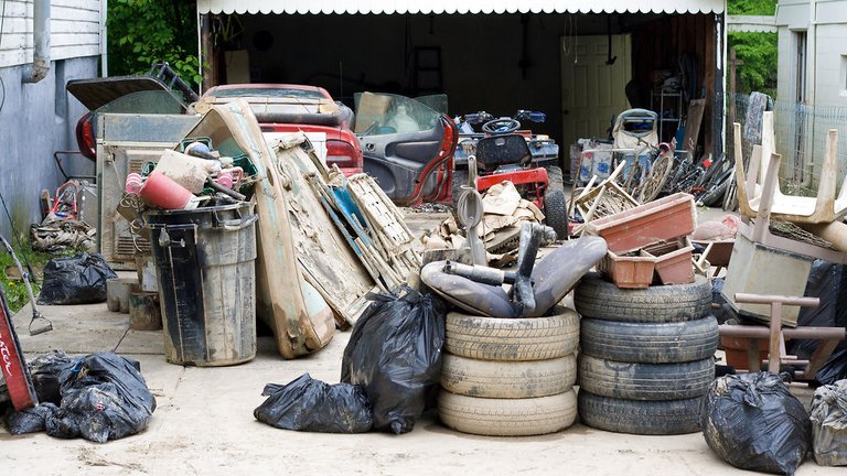 Må du tage ting, der er stillet til storskrald?