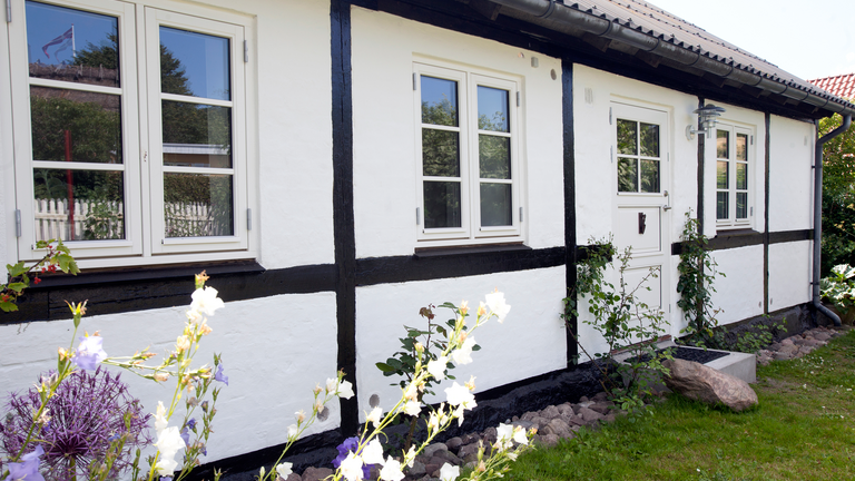 Primitivt helårshus forvandlet til moderne fritidshus