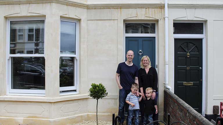 Alexandra og Alex fik opfyldt drømmen om et victoriansk rækkehus i England