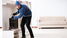 Indbrudstyv stjæler tv i lejlighed