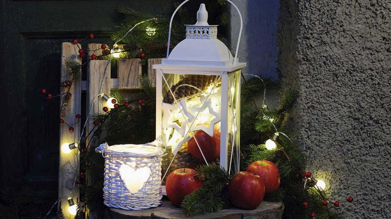 Julepynt til have og indgangsparti